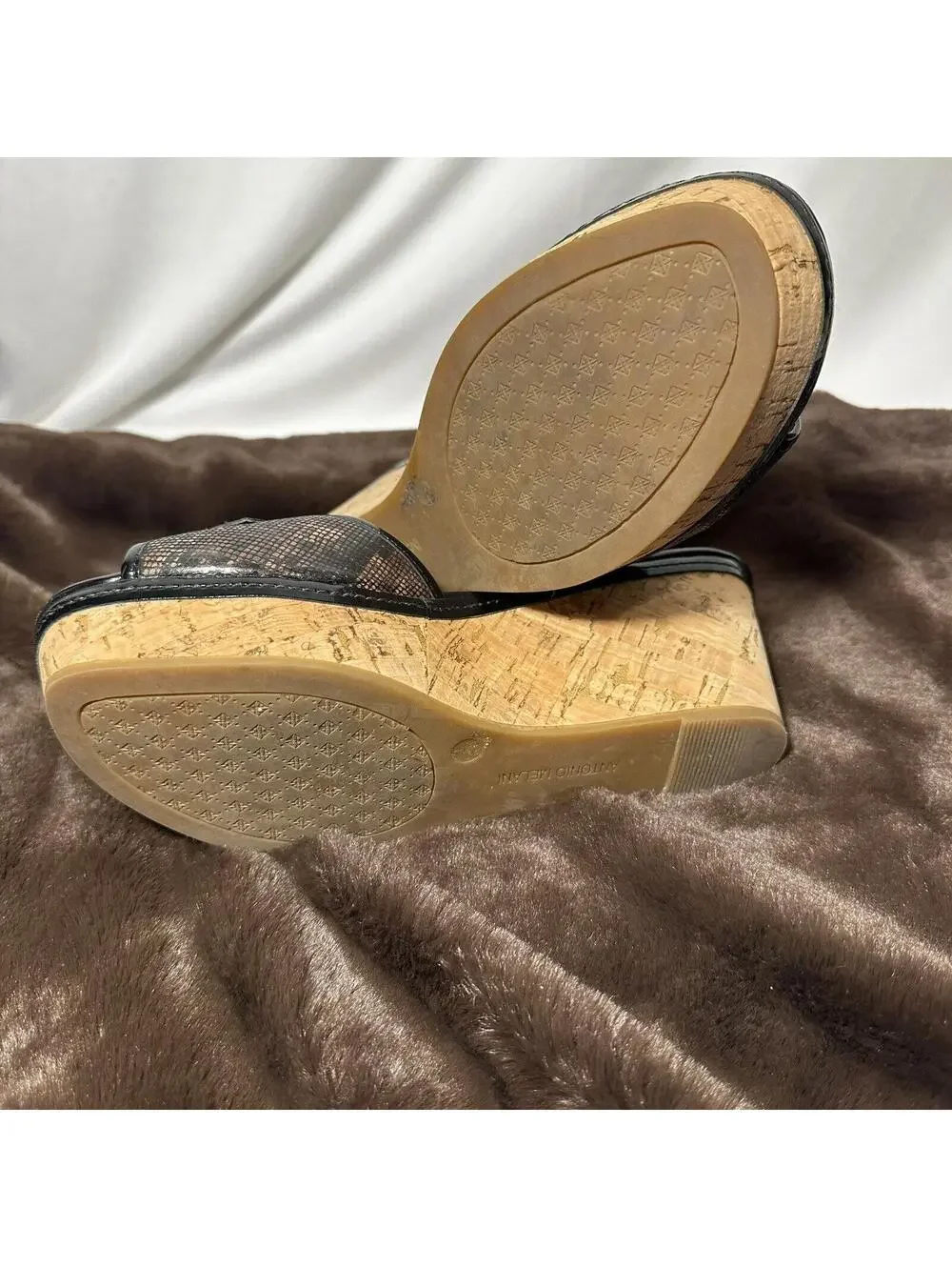 Antonio Melani slide wedge Sandal Sz 10 Gold Black Fancy Comfortable Cork Sole